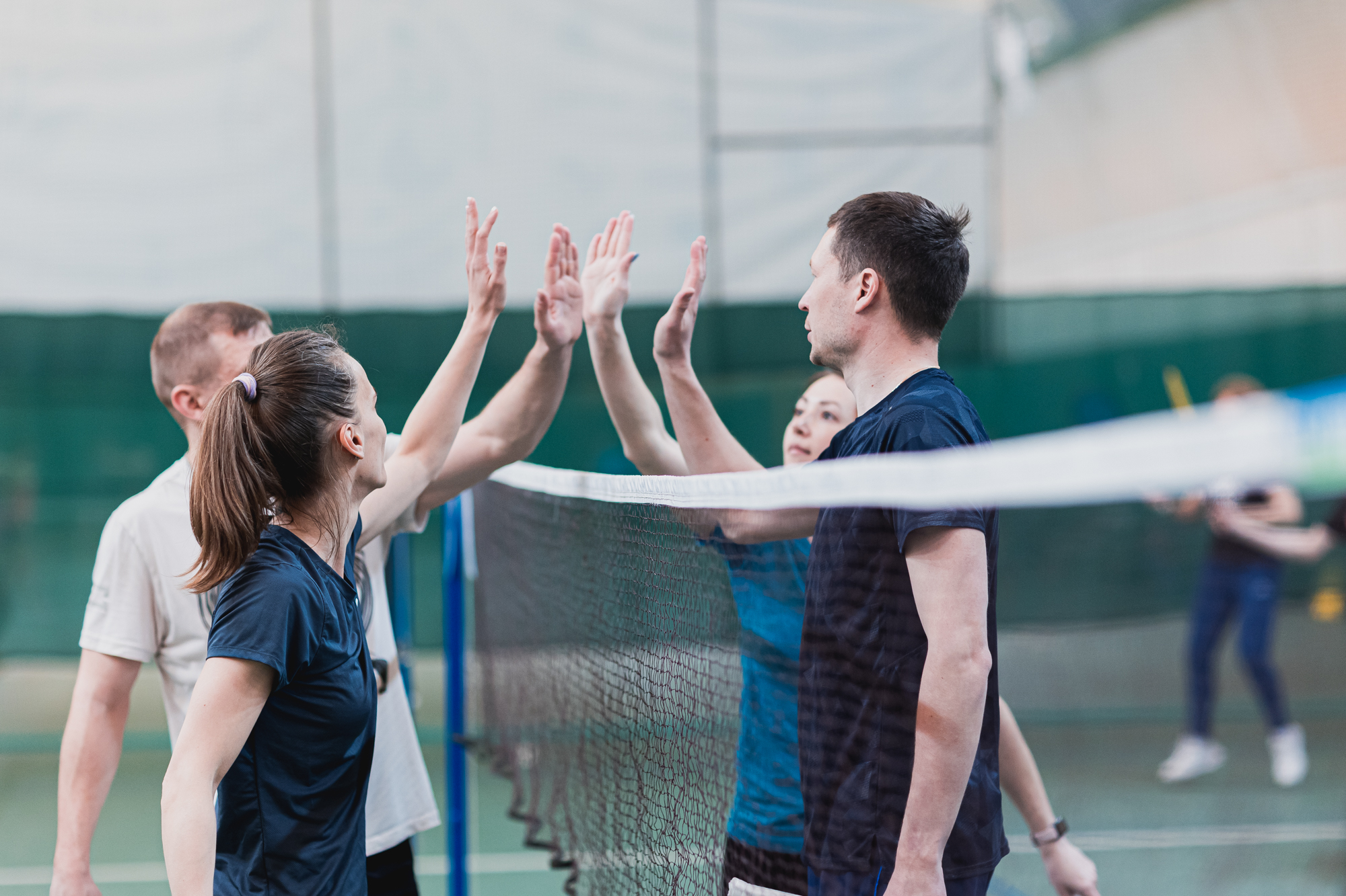 Как найти партнера для игры в бадминтон, если у меня нет друзей, которые играют?